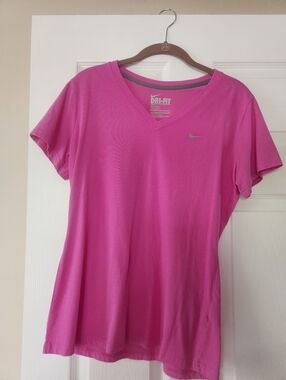 Nike Women's V-Neck Dri-FIT Tee in Pink
